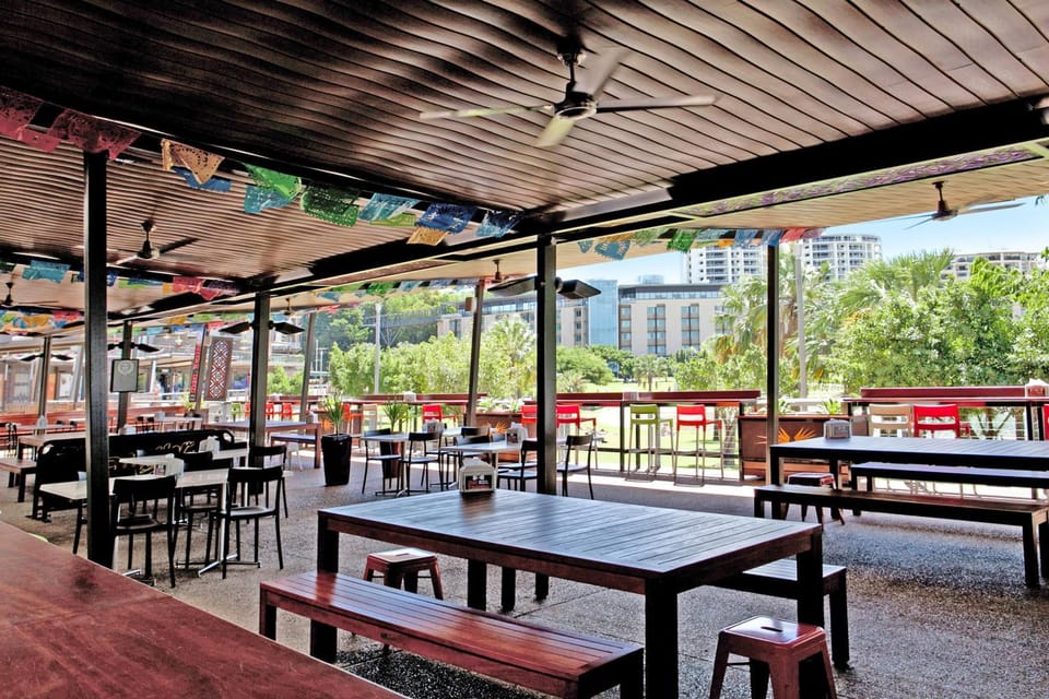 Restaurant/places to eat, Day, Banquet/Function facilities