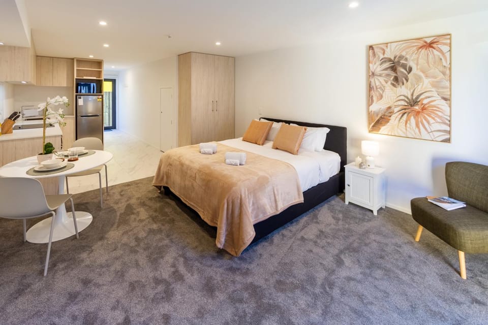 Bed, Kitchen or kitchenette