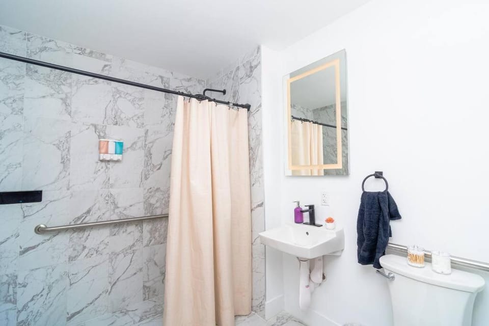 Shower, Bathroom, towels