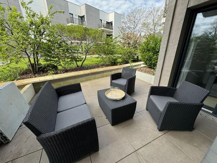 Appartement spacieux avec terrasse Apartment in Caen