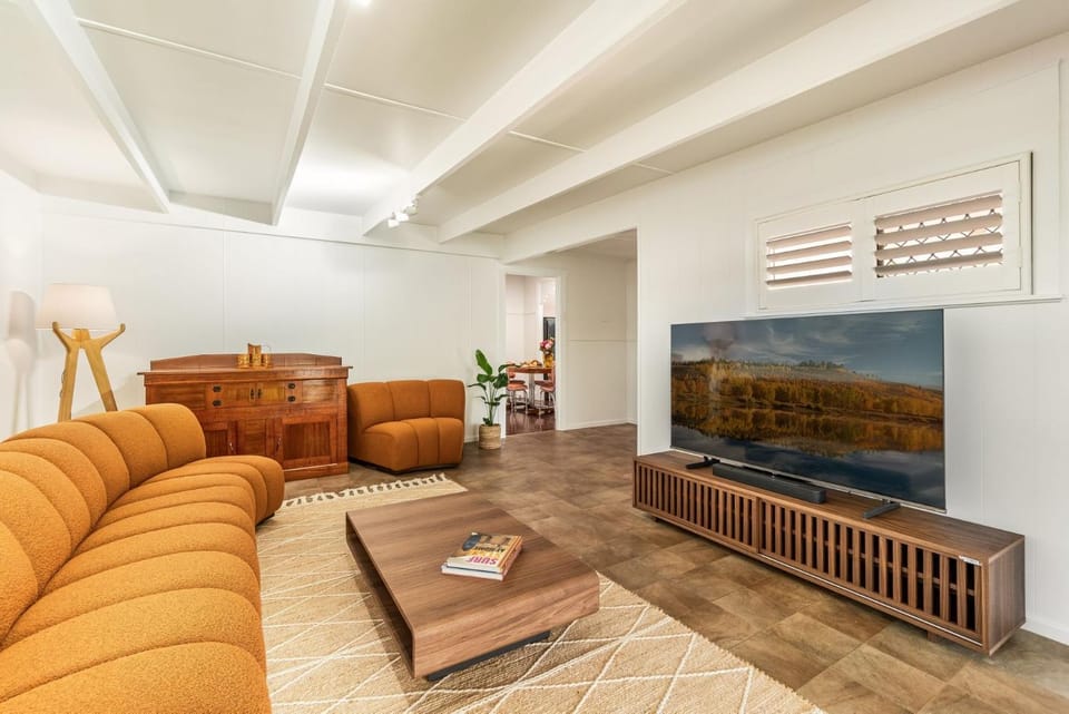TV and multimedia, Living room, Seating area