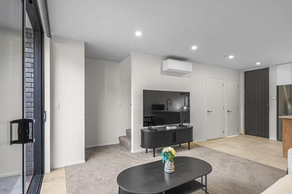 TV and multimedia, Living room, air conditioner