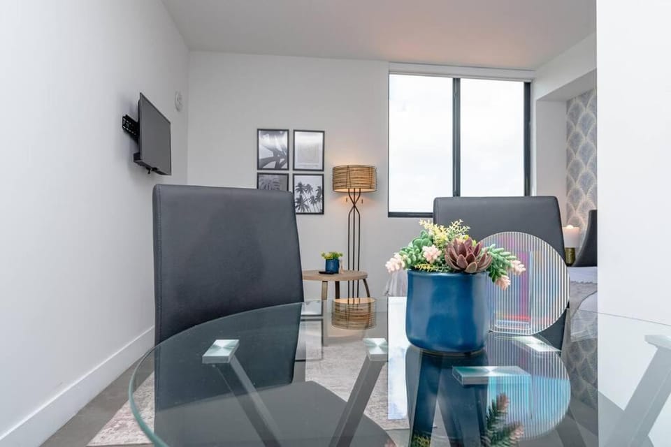 Prime Miami Retreat with King Bed Near Brickell & Marlins Park Apartment in Miami