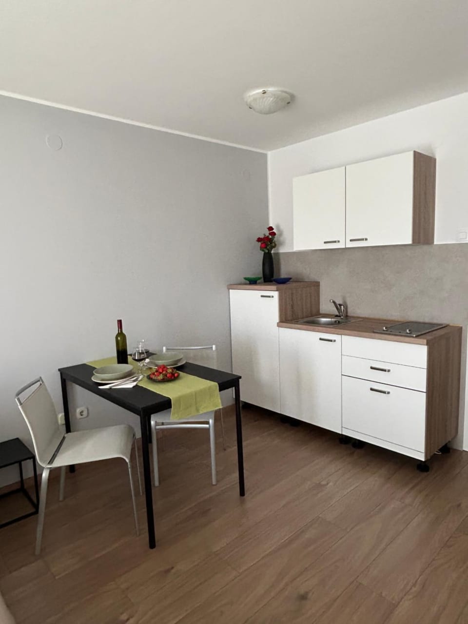Dining area, kitchen