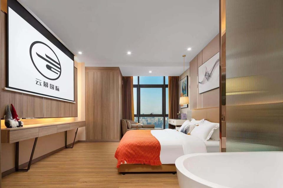 Bed, TV and multimedia, Photo of the whole room, Bath