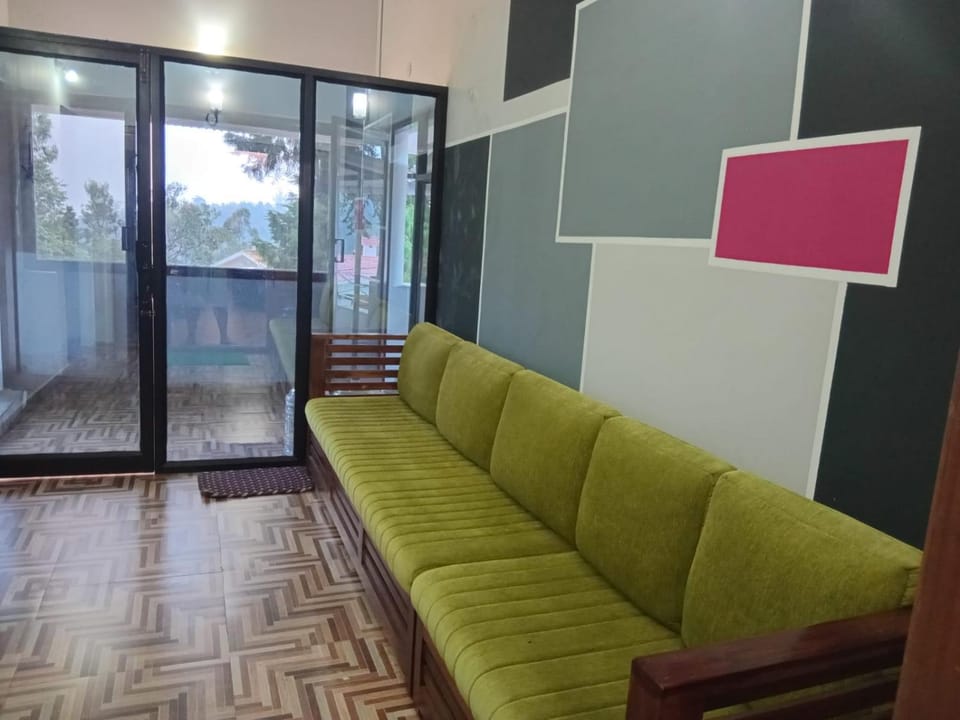 Facade/entrance, Seating area