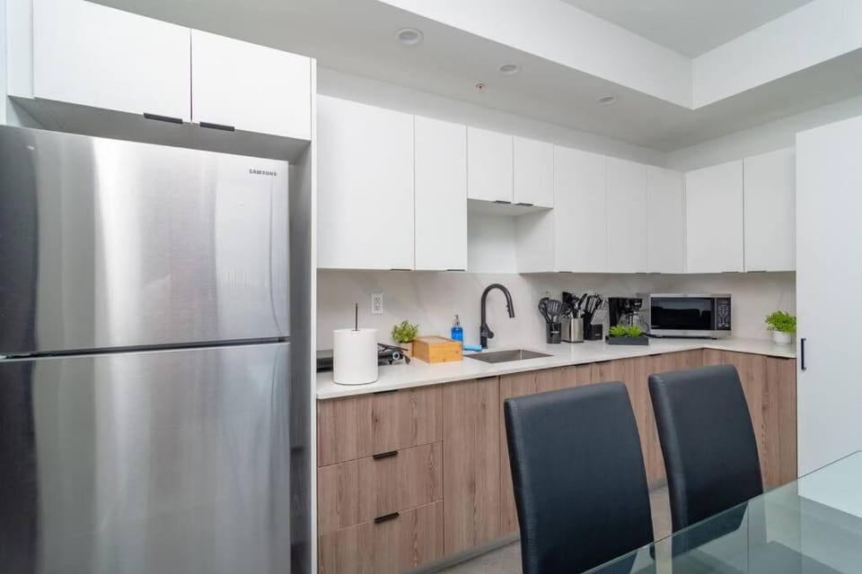 Coffee/tea facilities, Kitchen or kitchenette, stove, toaster