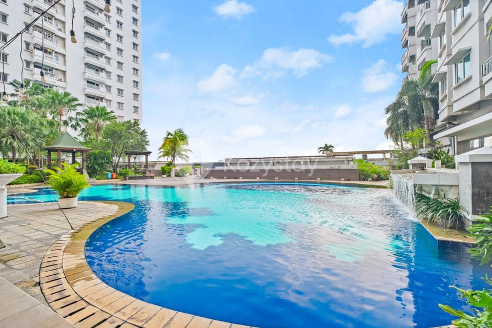 Property building, Swimming pool