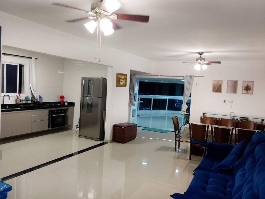 Kitchen or kitchenette, Living room, Seating area, Dining area, minibar, oven, pet friendly