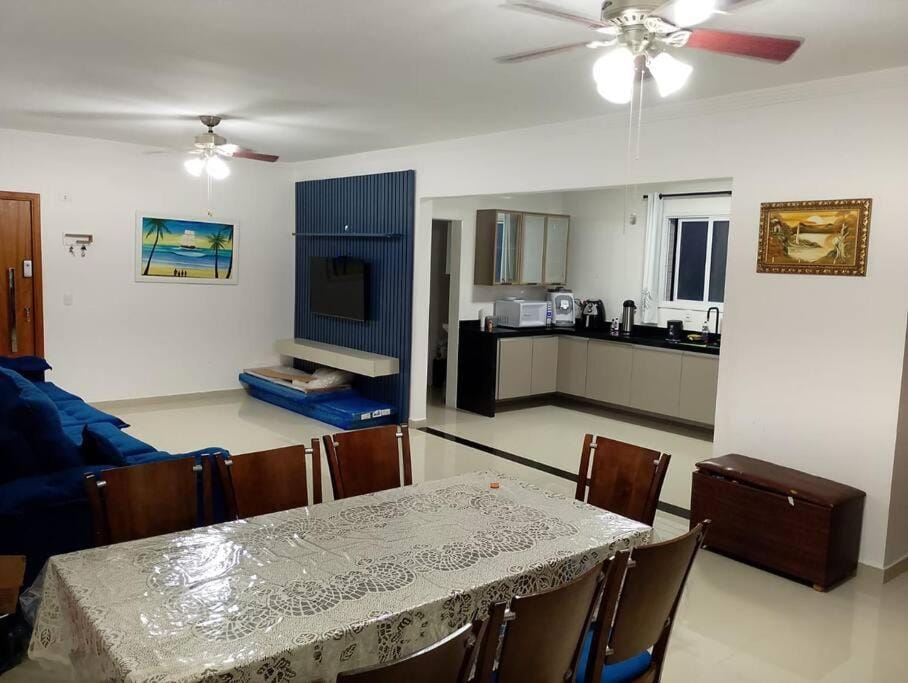 TV and multimedia, Kitchen or kitchenette, Living room, Seating area, Dining area, Breakfast, minibar, pet friendly