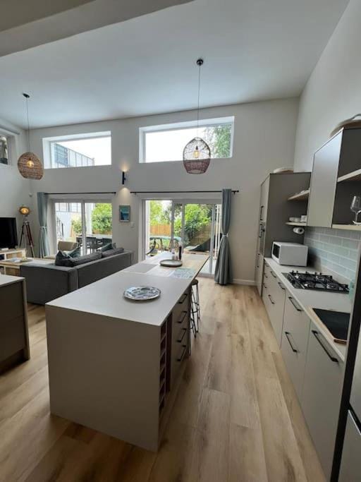 Theresa Way Double Volume Apartment Apartment in Cape Town