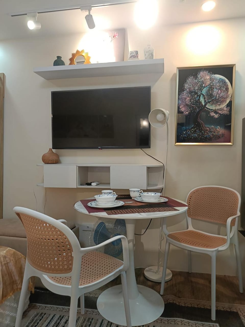 TV and multimedia, Dining area