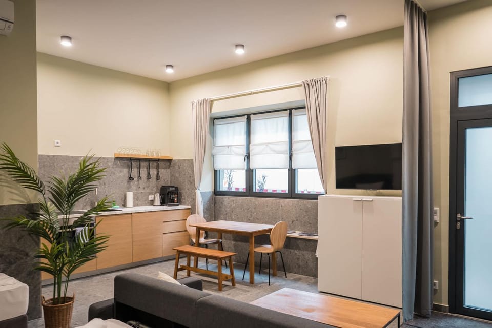 TV and multimedia, Kitchen or kitchenette, Living room, Dining area