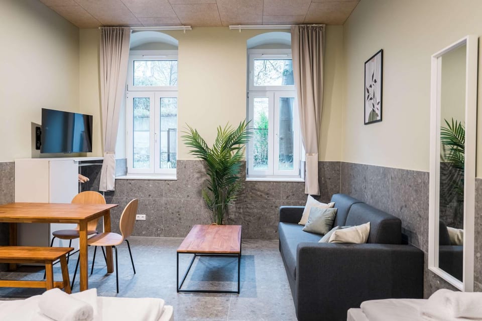 TV and multimedia, Living room, Dining area