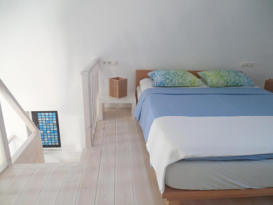 Property building, Living room, Bedroom
