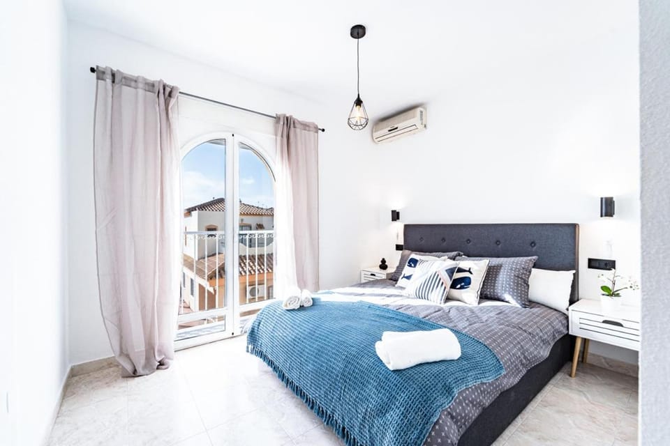 Renovated Townhouse - Rooftop, Garden & Stunning Views House in Vega Baja del Segura