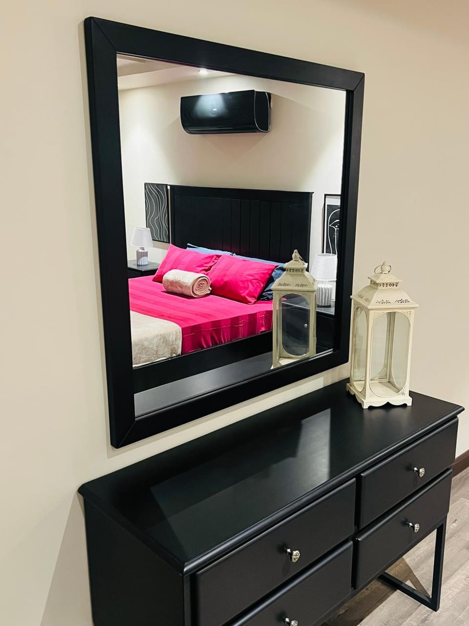 The Luxe Loft 1BR Apartment in Lahore