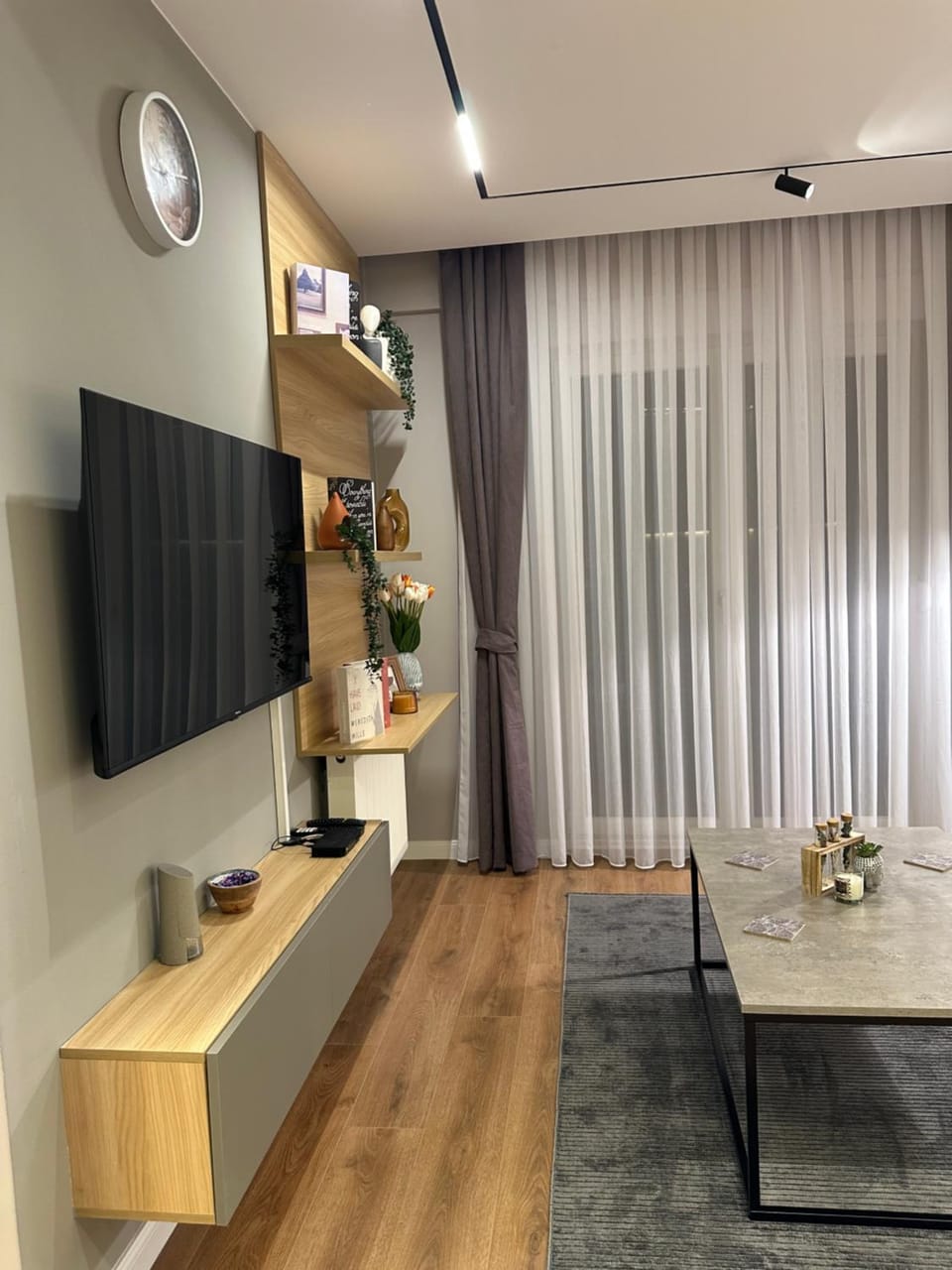 Communal lounge/ TV room, TV and multimedia, Living room, Seating area