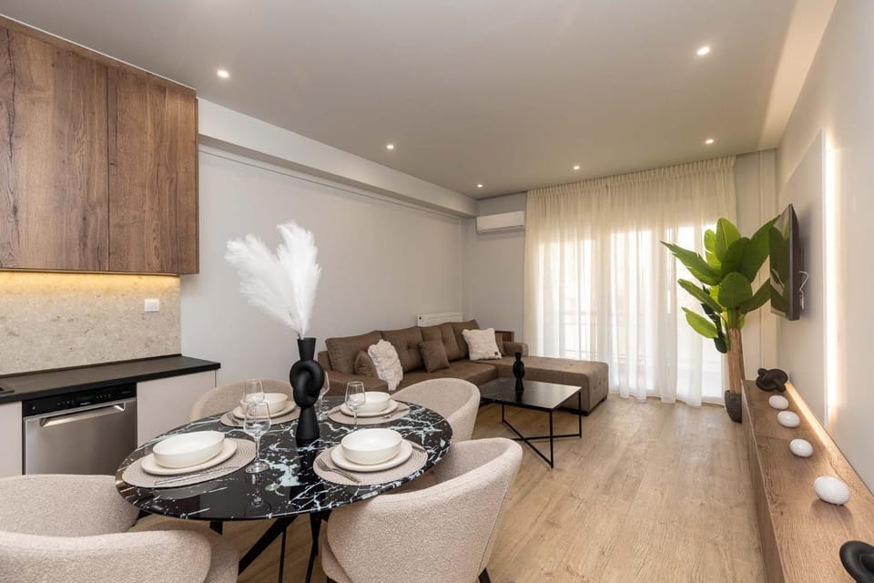 TV and multimedia, Living room, Dining area
