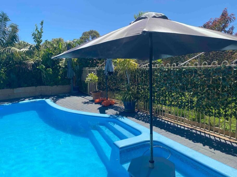 Cosy, private guest house with pool and private parking House in Perth