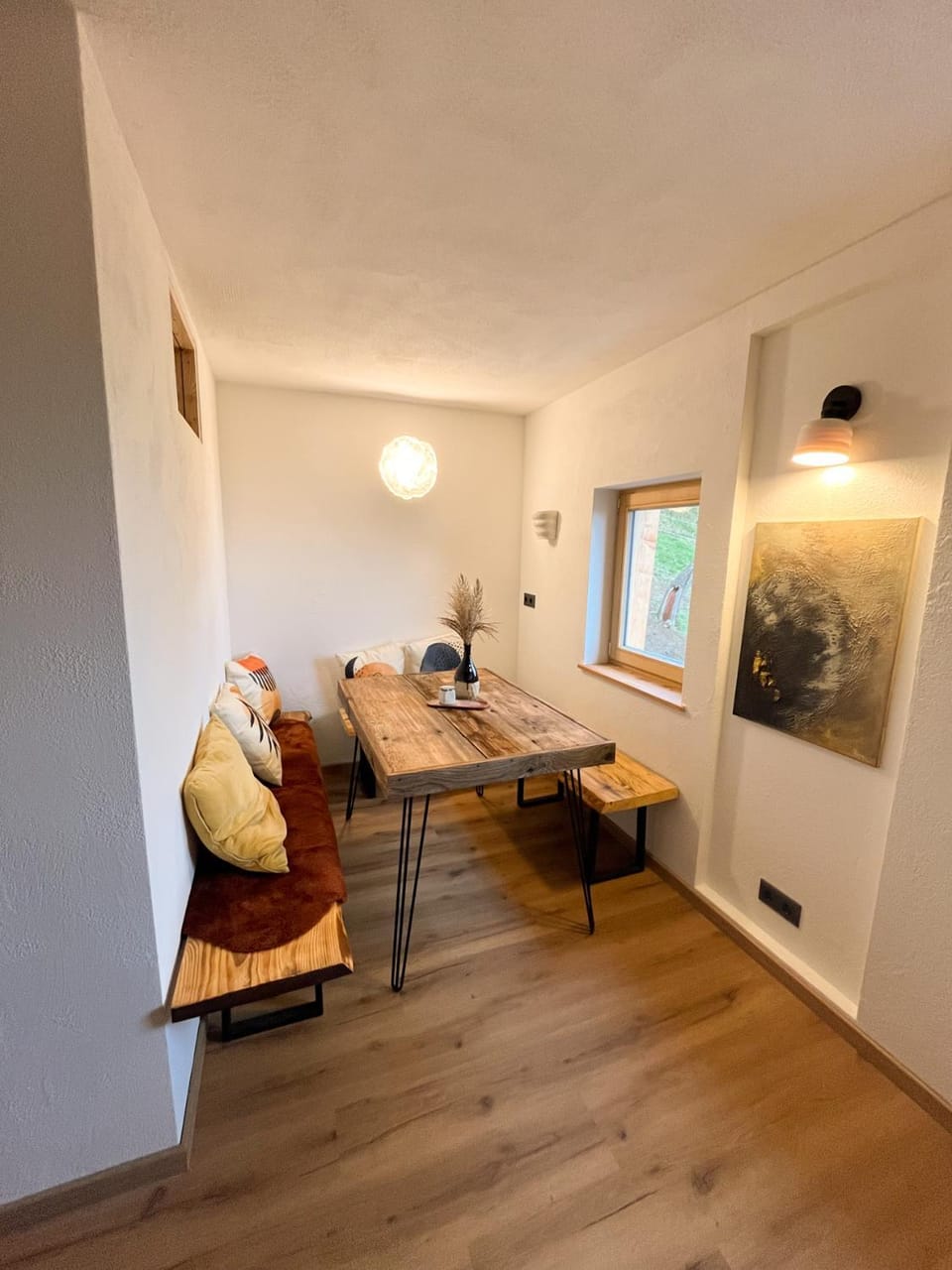 Seating area, Dining area