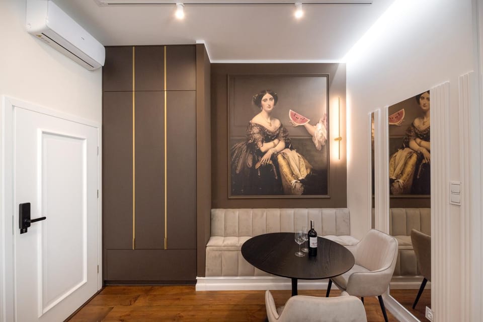 Living room, Decorative detail, Seating area