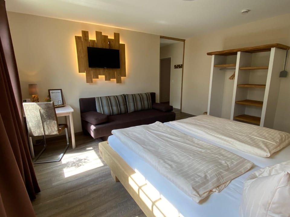 Bed, Seating area, Bedroom, wardrobe