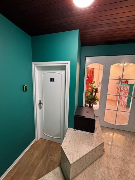 Modern Studio N1 private Kitchenette and Bathroom Apartment in Limassol City