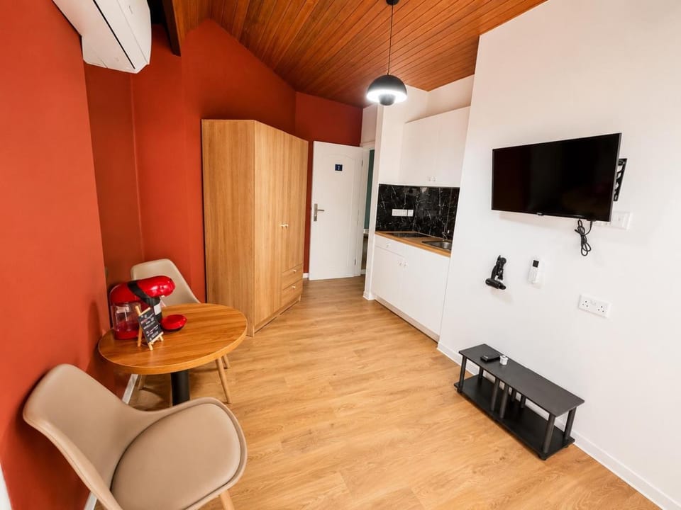 Modern Studio N1 private Kitchenette and Bathroom Apartment in Limassol City