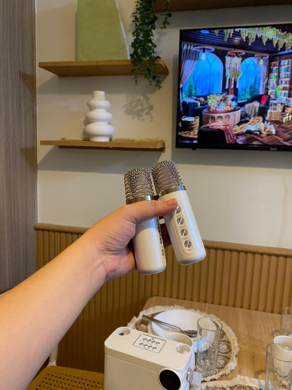 Aesthetic walking distance to MOA,near NAIA AIRPORT with NETFLIX,MINIVIDEOKE,BOARDGAMES-DUXE2 Apartment hotel in Pasay