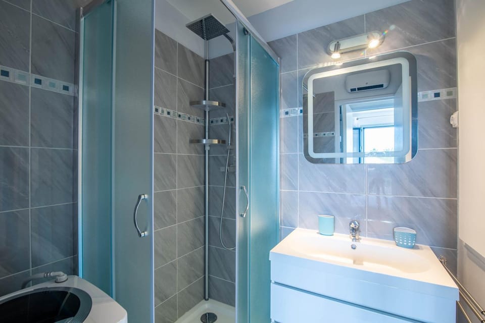 Shower, Bathroom