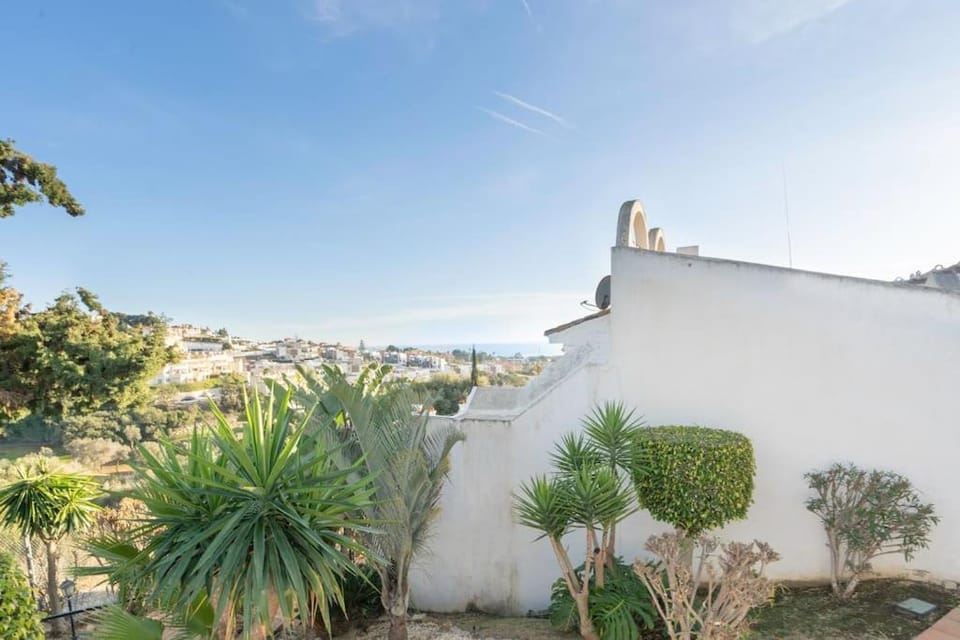Property building, Day, Natural landscape
