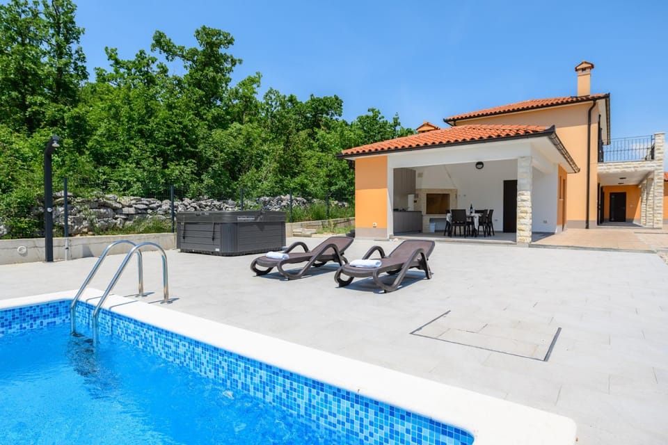 Villa Laura by Briskva Villa in Istria County