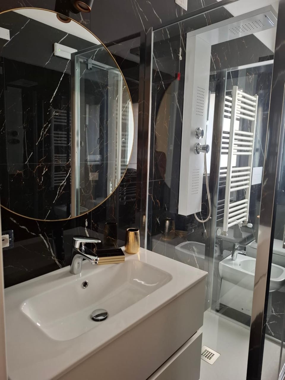 Mariam Royal Apartment & Rooms Bed and Breakfast in Reggio Calabria