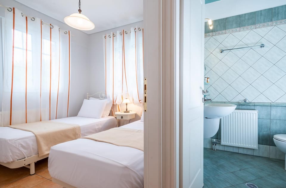 Toilet, Bathroom, Photo of the whole room, Bedroom