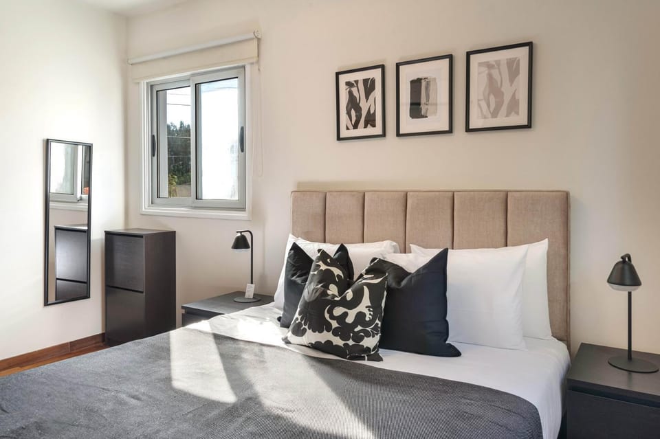 Bed, Photo of the whole room, Bedroom, air conditioner