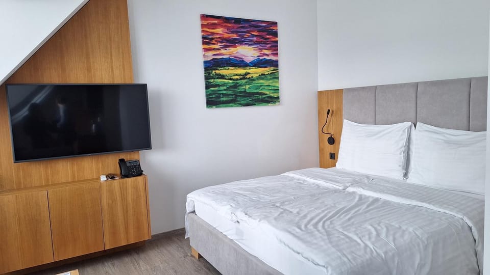 Bed, TV and multimedia