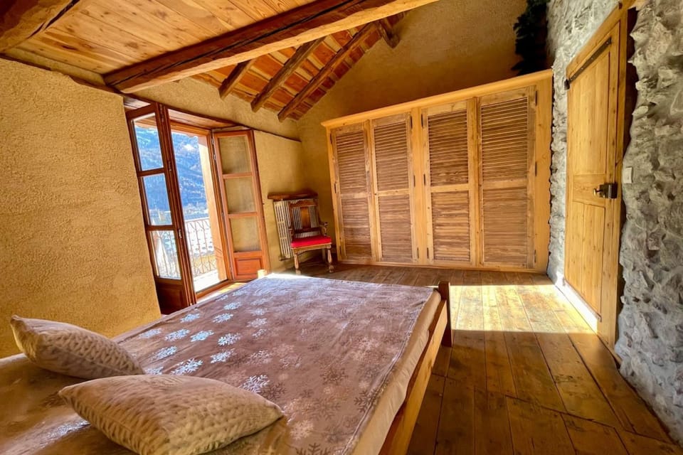 130 sqm Apartment in a Village House Apartment in Saint-Chaffrey