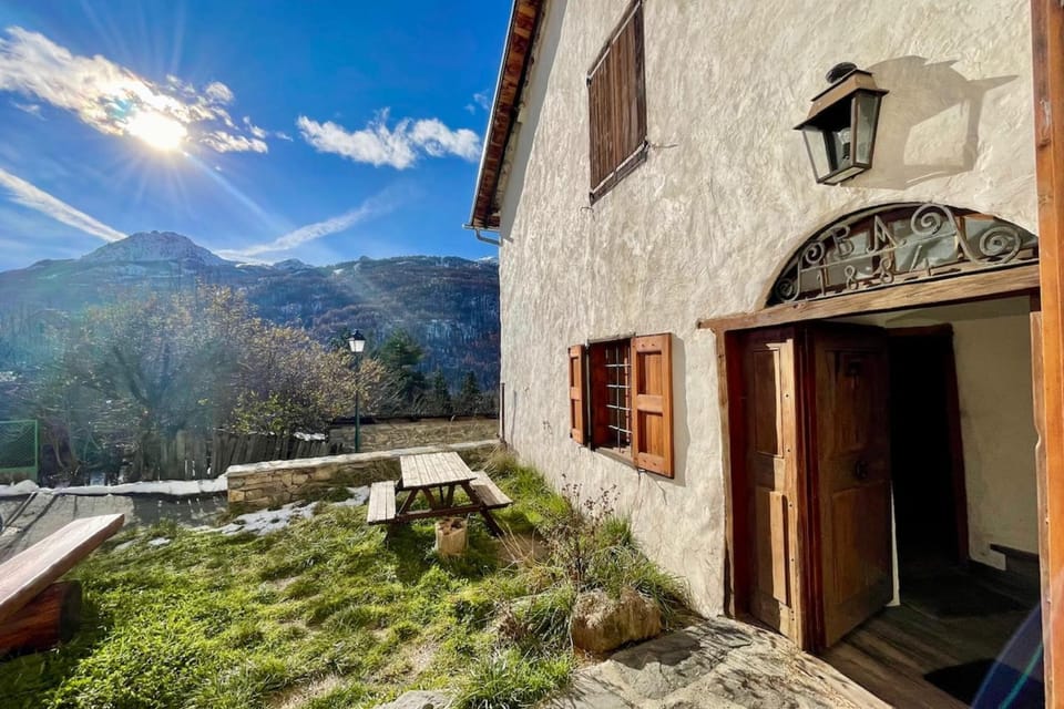 130 sqm Apartment in a Village House Apartment in Saint-Chaffrey