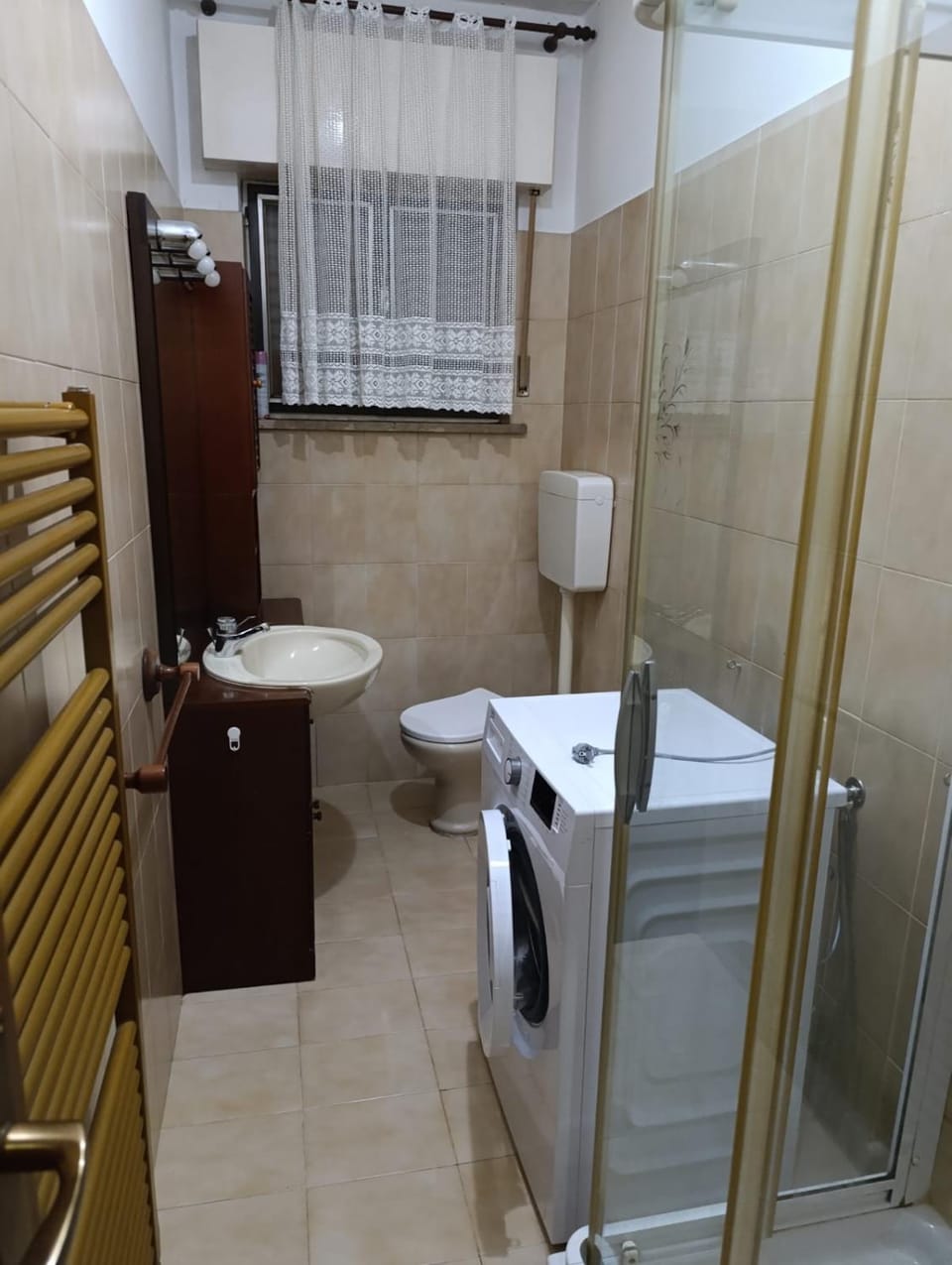 Shower, Toilet, Bathroom, towels