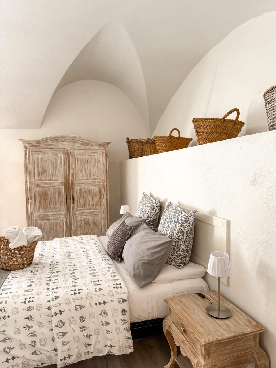 Bedroom, furniture
