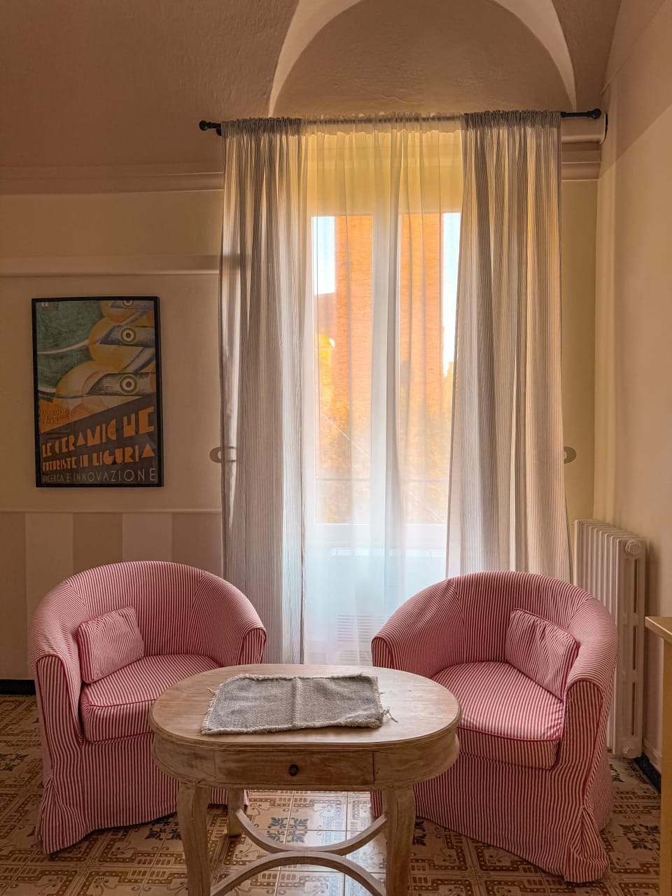 Living room, Seating area, Landmark view