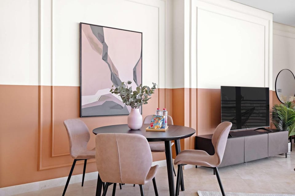 Seating area, Dining area