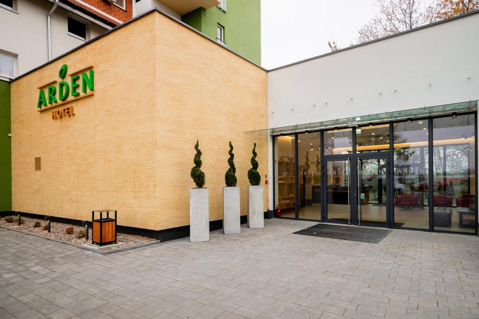 Property building, Facade/entrance, Day