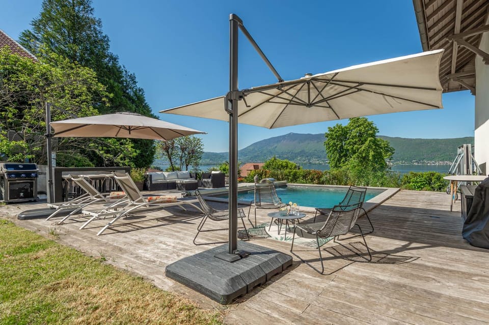 M062 Jolie villa Veyrier-du-lac avec Jacuzzi et vue sur lac House in Menthon-Saint-Bernard
