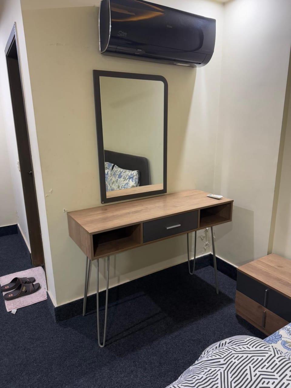 Spacious 1BR Near Eiffel Tower Apartment in Lahore