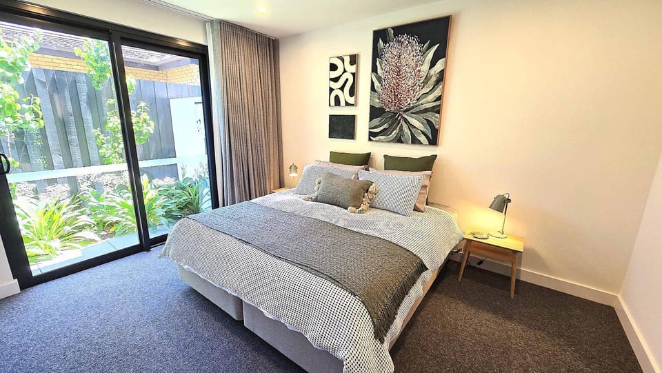 Your 2 Bed Hampton Haven with parking Apartment in Hampton