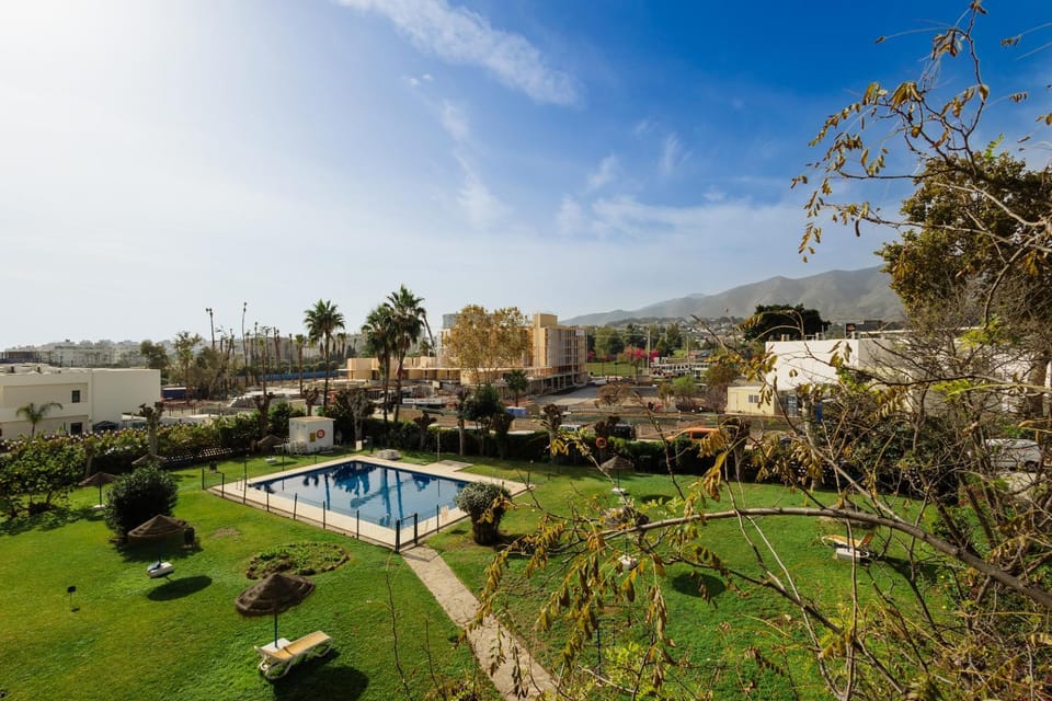 Garden, Swimming pool
