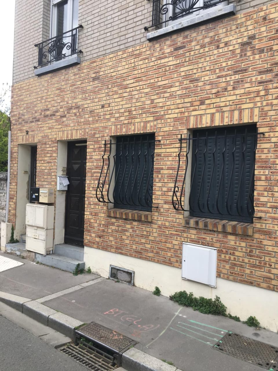 Property building, Neighbourhood