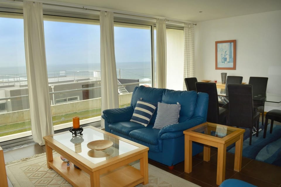 Prestigious location overlooking the stunning beach in Foz do Arelho Villa in Portugal
